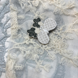 おはなとちょうちょのブローチ〇ミナペルホネン ブローチ chaki 通販