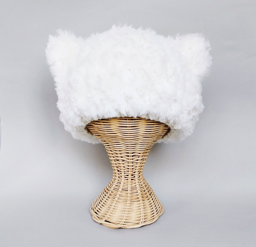 白猫になれるふわふわ白猫耳ニット帽　ベレー帽　帽子　編み物　プレゼント　イベントにも　クリスマス