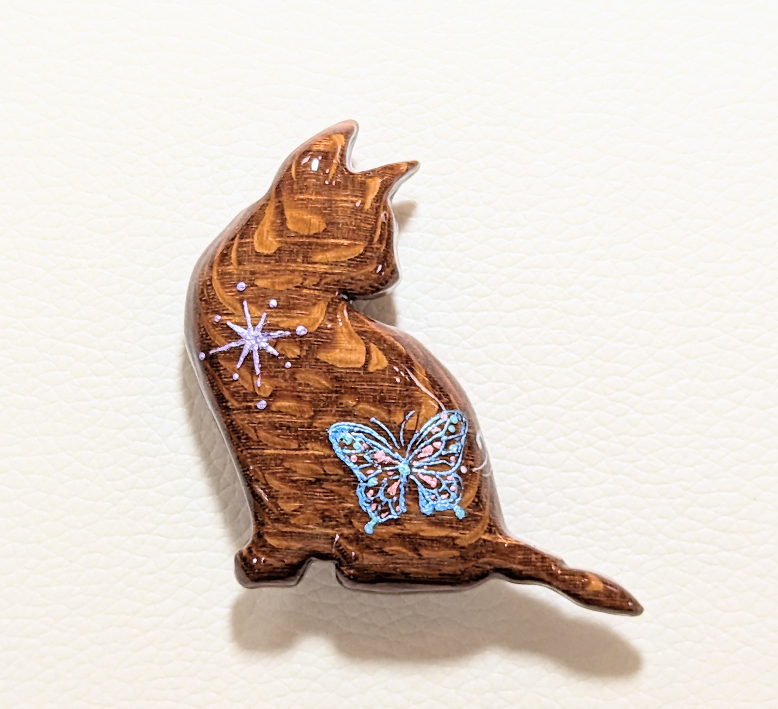 木製　帯留め　(  猫  )