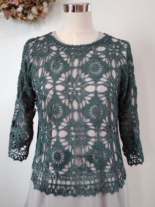 今年の春夏の講習会作品です～～！！　　シルク１００％の糸で編んだ、七分～～！！袖のプル