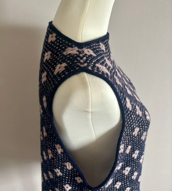 手編み ノースリーブ メリノウール100%使用 4枚目の画像