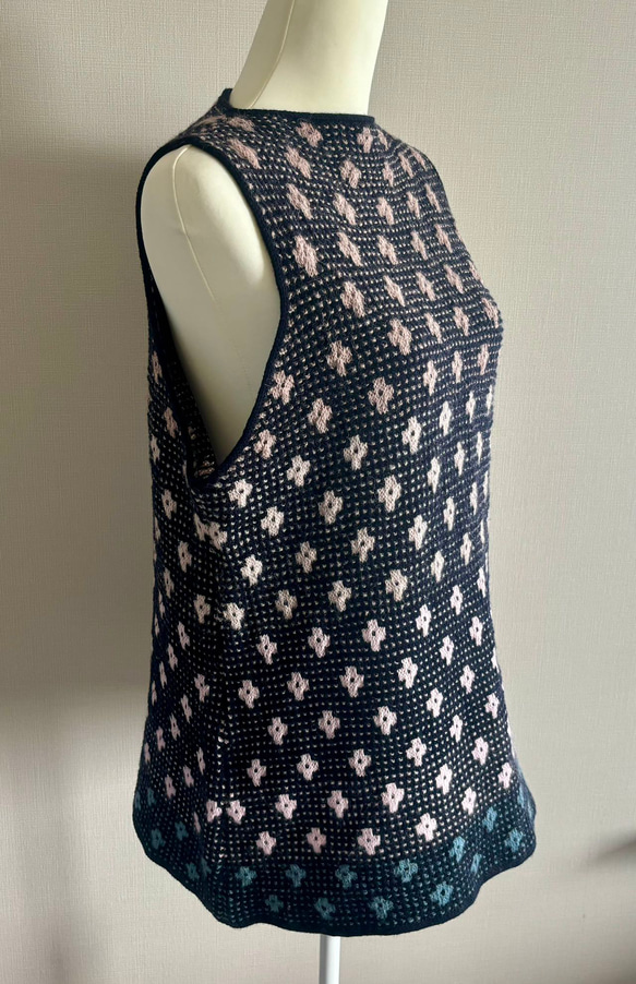 手編み ノースリーブ メリノウール100%使用 1枚目の画像