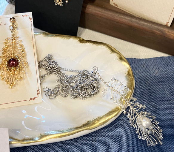 孔雀の羽根イヤリング・ピアス 6枚目の画像