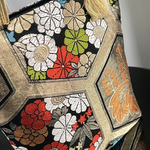 帯リメイクバッグ　亀甲に花々　B5サイズ　和装バッグ　帯バッグ 帯リメイクバッグ 亀甲に花々 B5サイズ 和装バッグ 帯バッグ