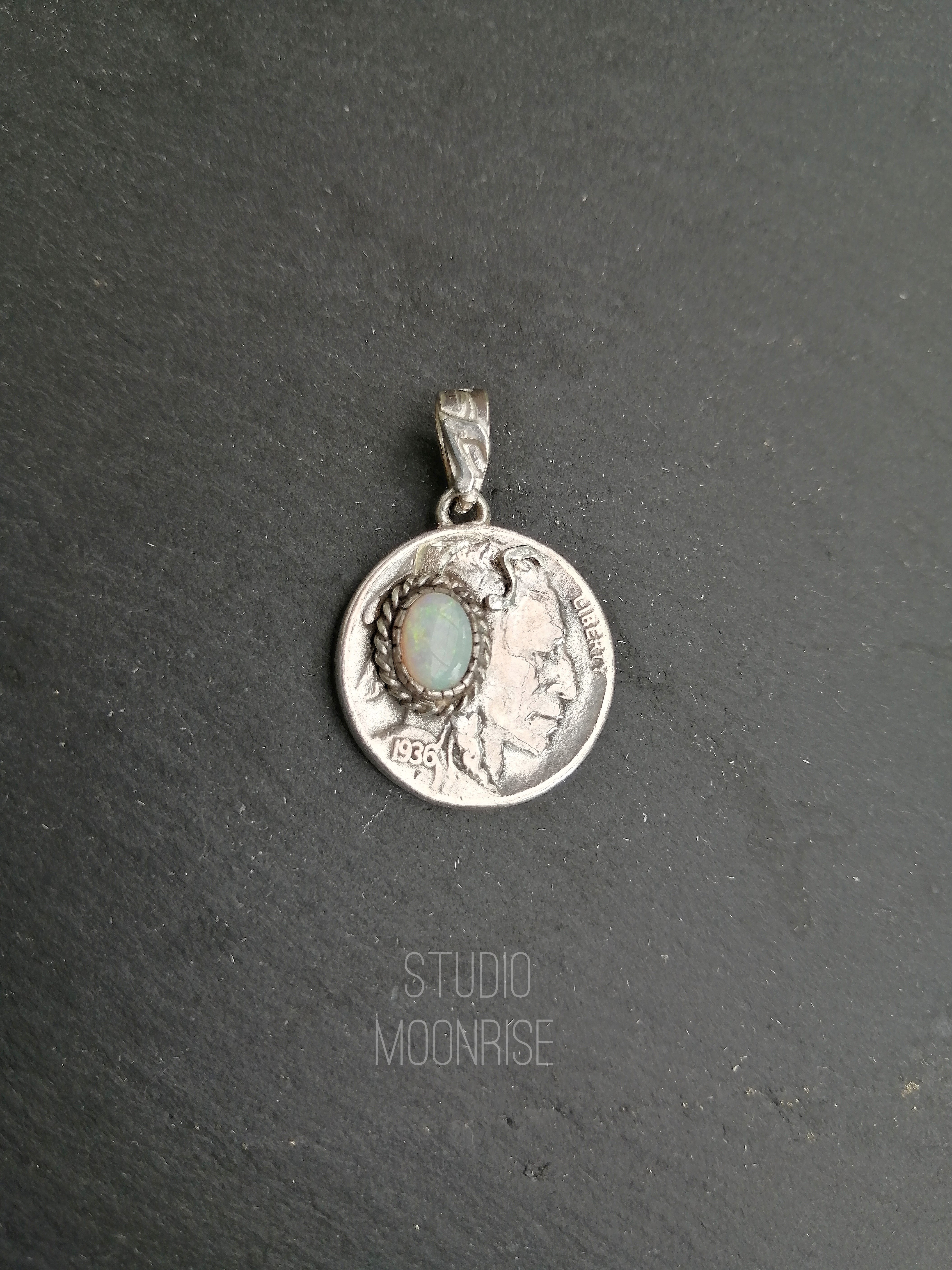 オパールペンダント音符インディアンコインリメイク