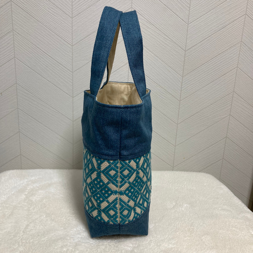 北欧風こぎん刺しがま口ミニバッグ 本革持ち手付き 黒 北欧風こぎん刺し