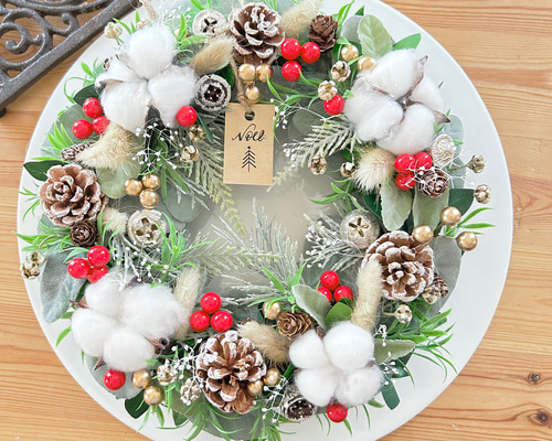 完売❤️聖夜の森の中木の実達溢れるXmasリース⭐️ハンドメイド　インテリア玄関 完売❤️聖夜の森の中木の実達溢れるXmasリース⭐️ハンドメイド