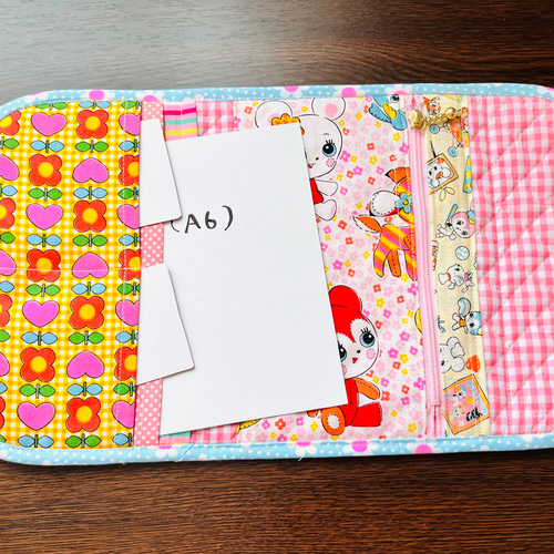 昭和レトロアニマル「ハニーチューン」の母子手帳ケース 手帳ケースに