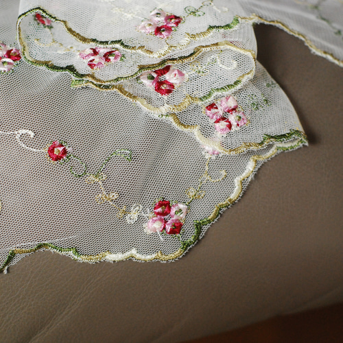 カフェカーテン【まゅ様オーダー品　バラ柄チュールレース】ハンドメイド カフェカーテン【まゅ様オーダー品 バラ柄チュールレース