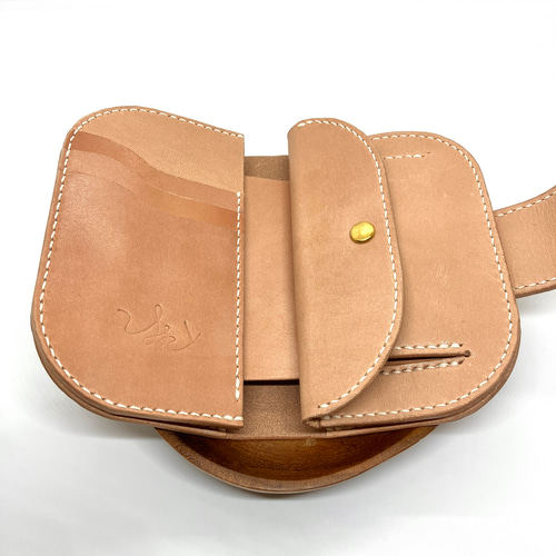 ショートウォレット/二つ折り財布】栃木レザー ヌメ革 生成り コロンと