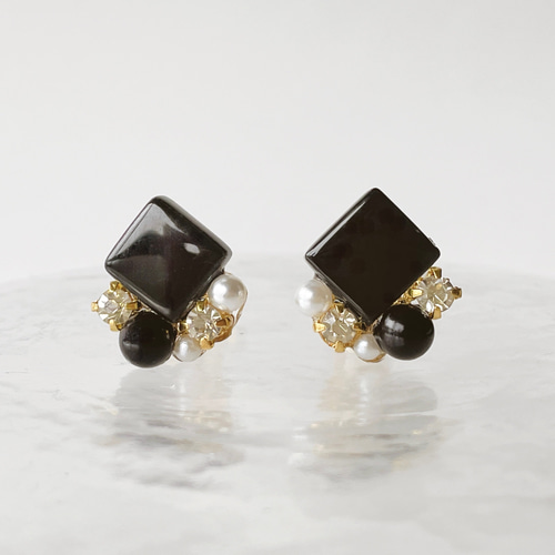 ブラックガラスタイル ビジューピアス/イヤリング イヤリング