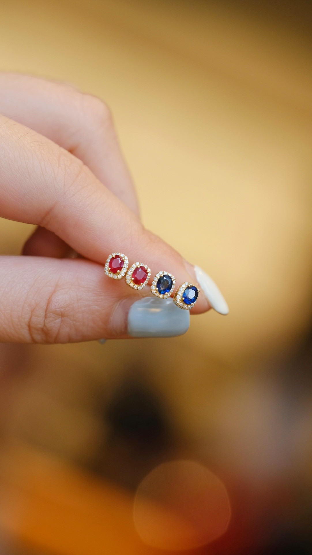 天然ダイヤモンド付きサファイアピアスk18