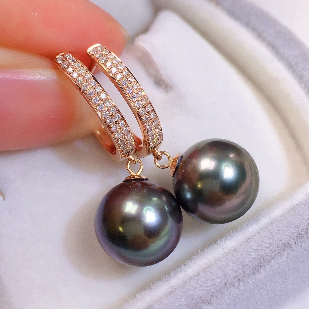 【高級】タヒチ黒蝶真珠　ダイヤモンド付きピアスk18
