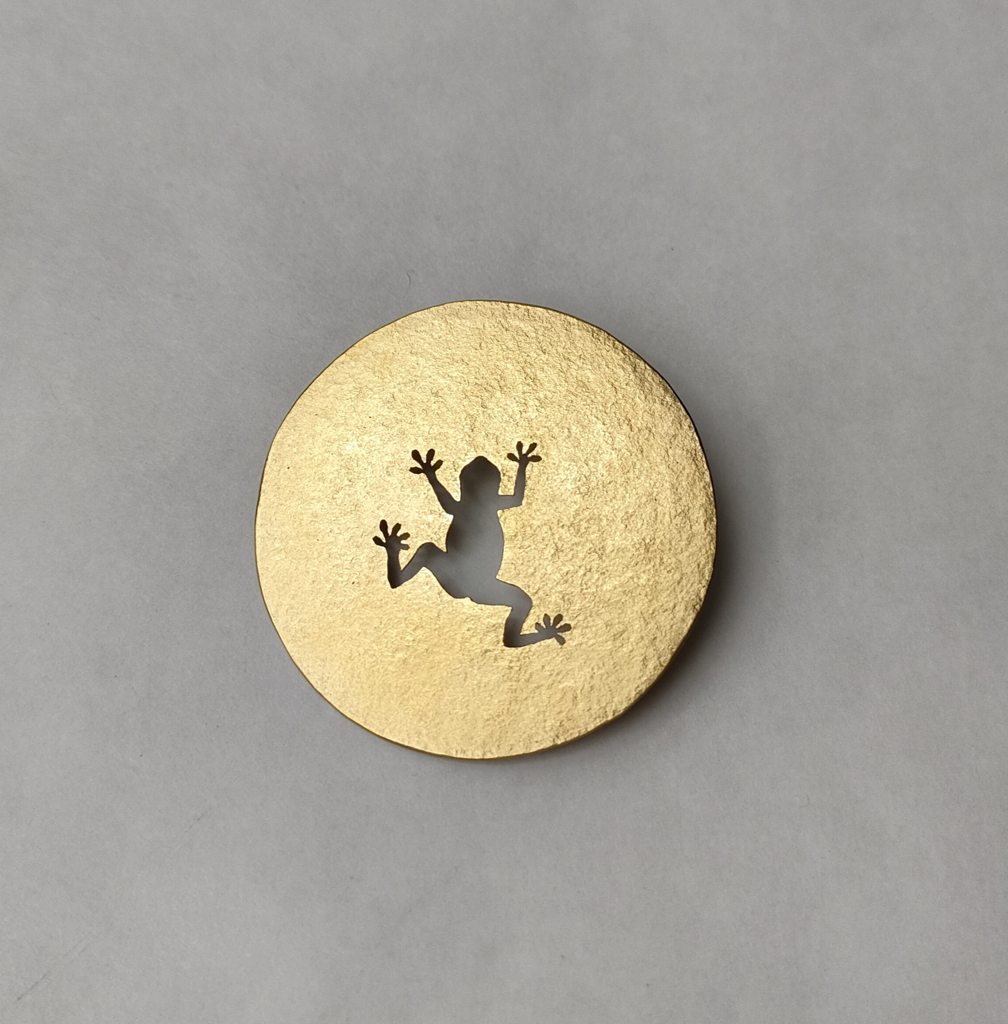 カエル 真鍮ブローチ no,2