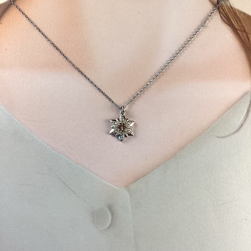 Swarovski#167442、14mmパヴェ エーデルワイスペンダント