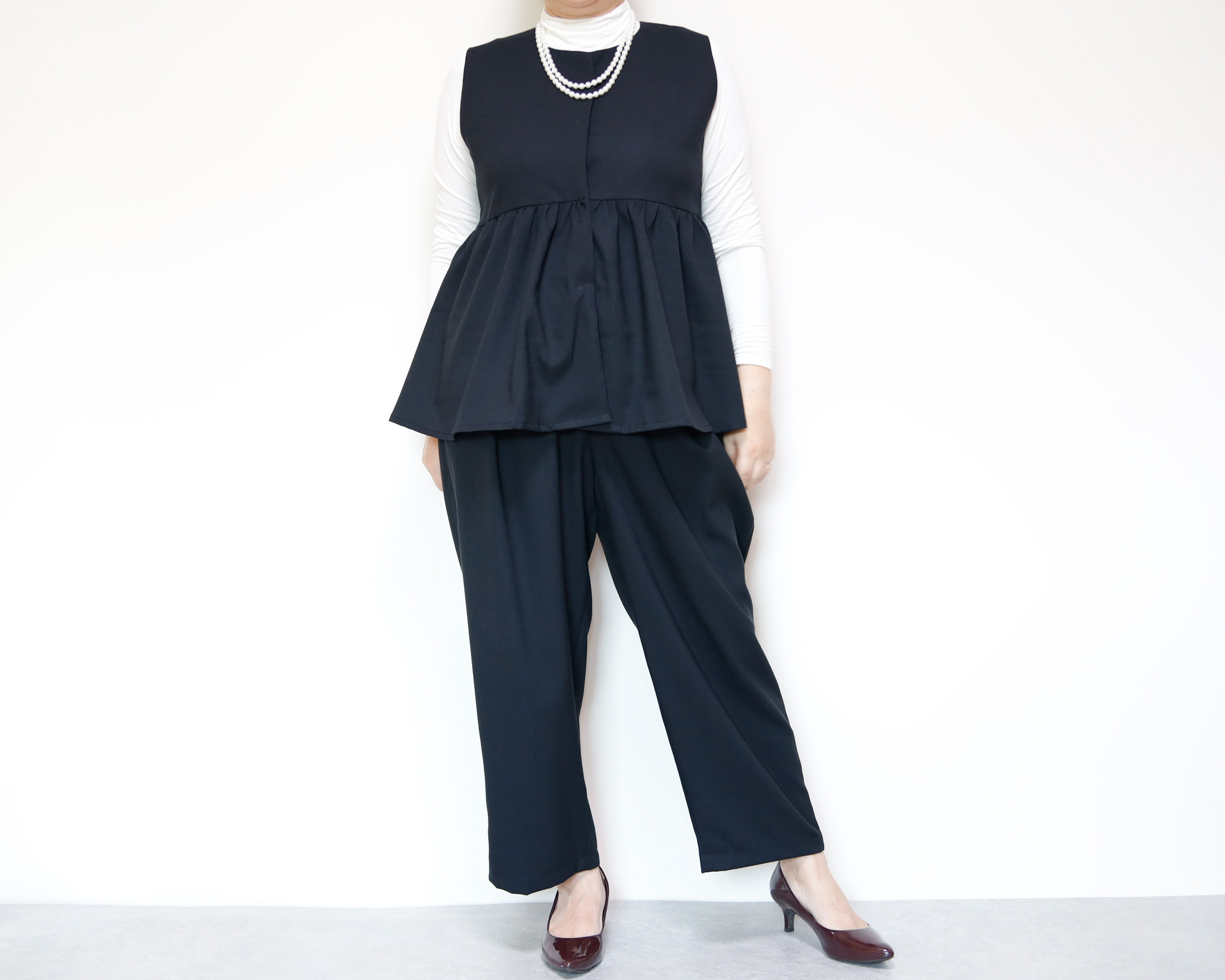 美シルエット ペプラムベストと選べるパンツのセットアップ「通年ブラック」入学式 卒業式 セレモニー