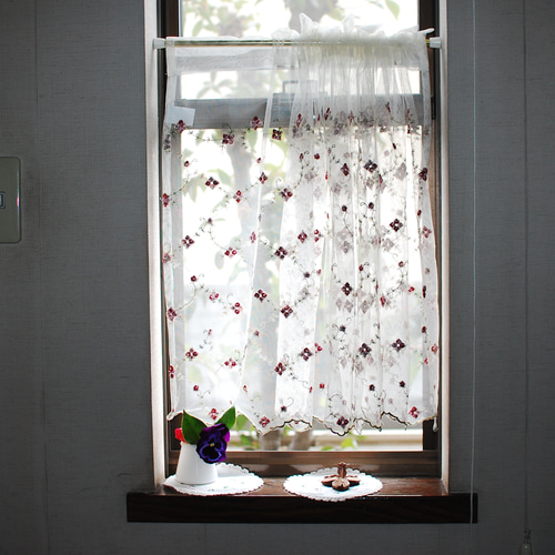 カフェカーテン【トトラート様オーダー品　花柄刺繍レース】ハンドメイド 刺しゅうレースカフェカーテン｜オーダーカーテン通販のaiika（アイカ）