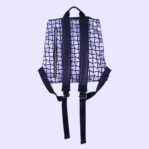 【chi.wata チワタ】スクエア型リュック　グレージュ GRIPS chi.wata リュック レディースの通販 by Rehello by BOOKOFF｜ラクマ