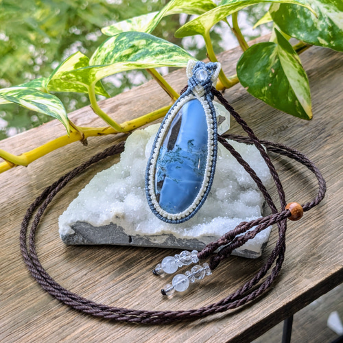 宝石質オパールのマクラメネックレス