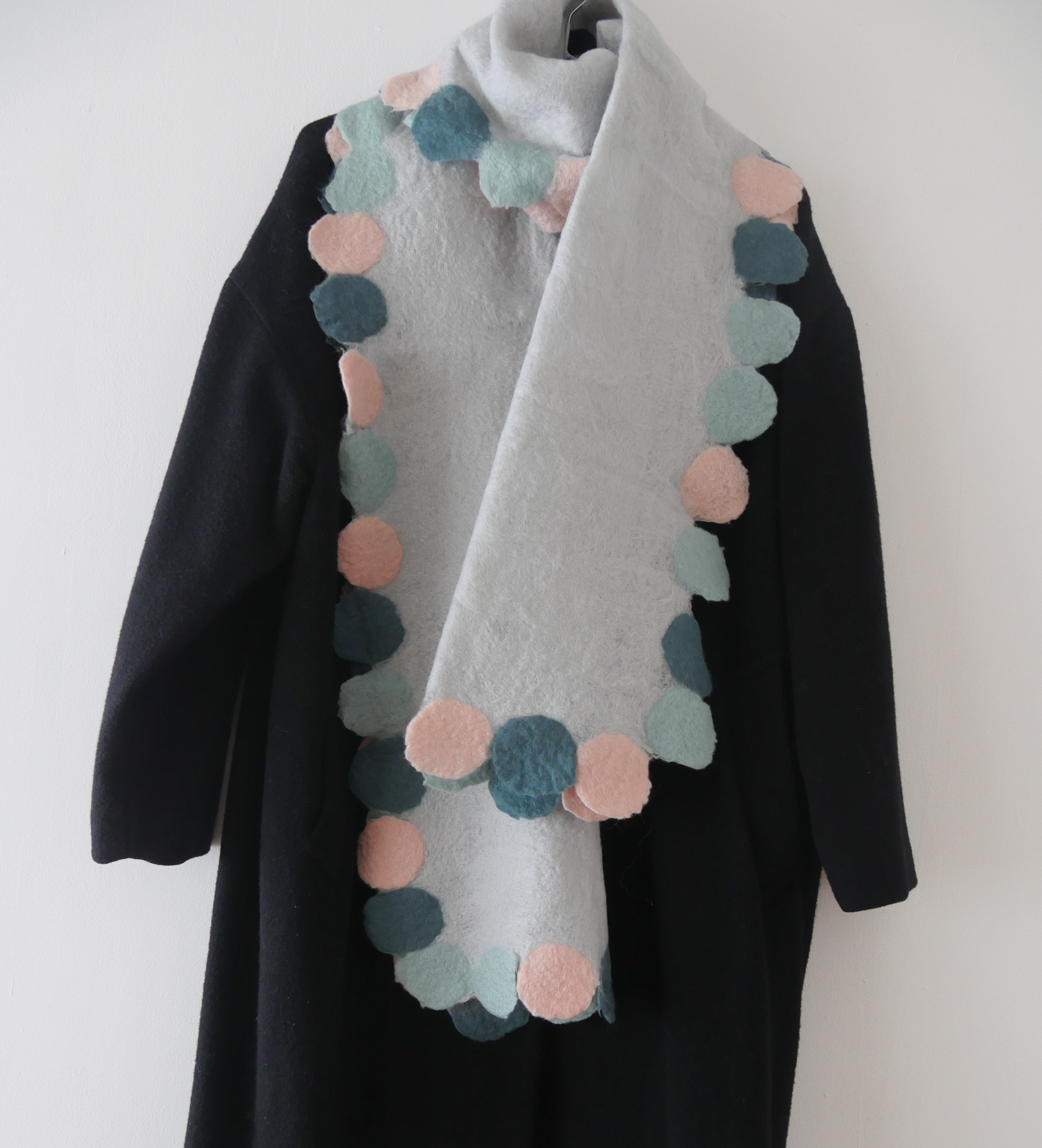 羊毛フェルト ＊ マフラー ＊ メリノウール　マル