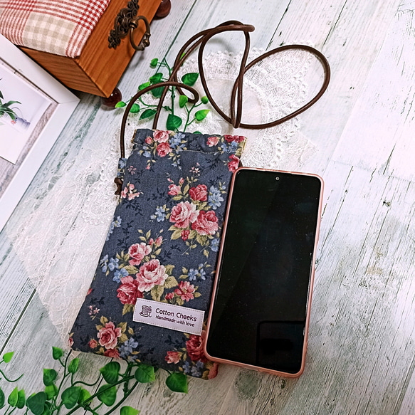 バネ口 スマホショルダー アシンメトリー アンティークローズ＆モダンキャット 8枚目の画像