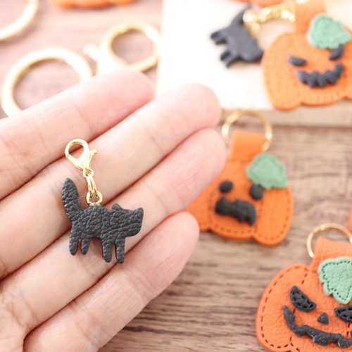 Pumpkin Keychain】かぼちゃ キーホルダー レザー風加工 選べるパーツ