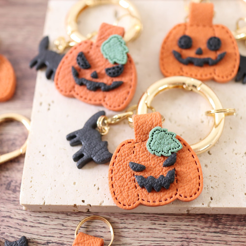エルメス レザー　ハロウィンかぼちゃチャーム エルメス レザー ハロウィンかぼちゃチャーム HERMESのフリマ