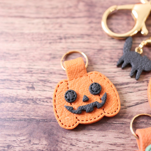 Pumpkin Keychain】かぼちゃ キーホルダー レザー風加工 選べるパーツ
