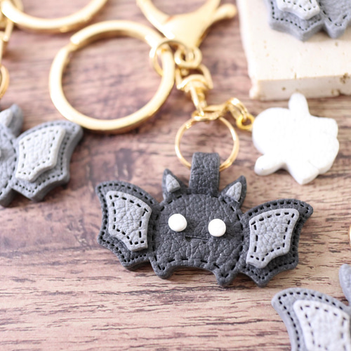 BAT Keychain】コウモリ キーホルダー レザー風加工 選べる