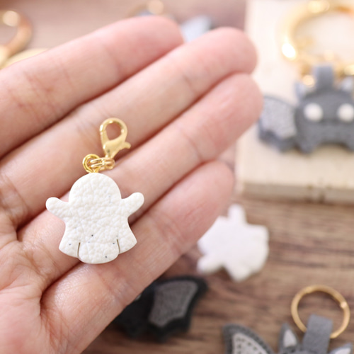 Amazon.co.jp: ハロウィンコウモリキーホルダーかわいい