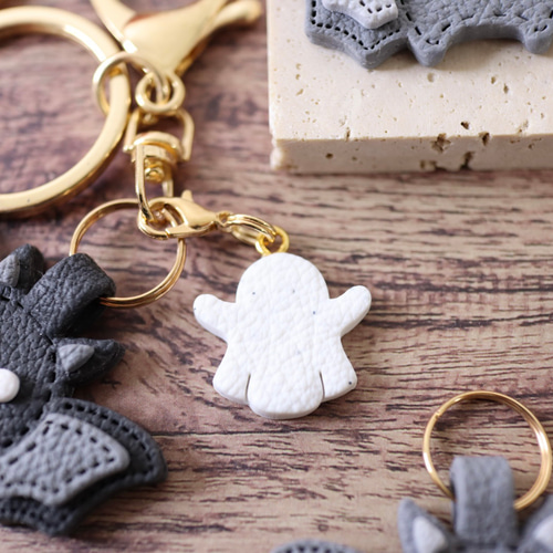 BAT Keychain】コウモリ キーホルダー レザー風加工 選べる