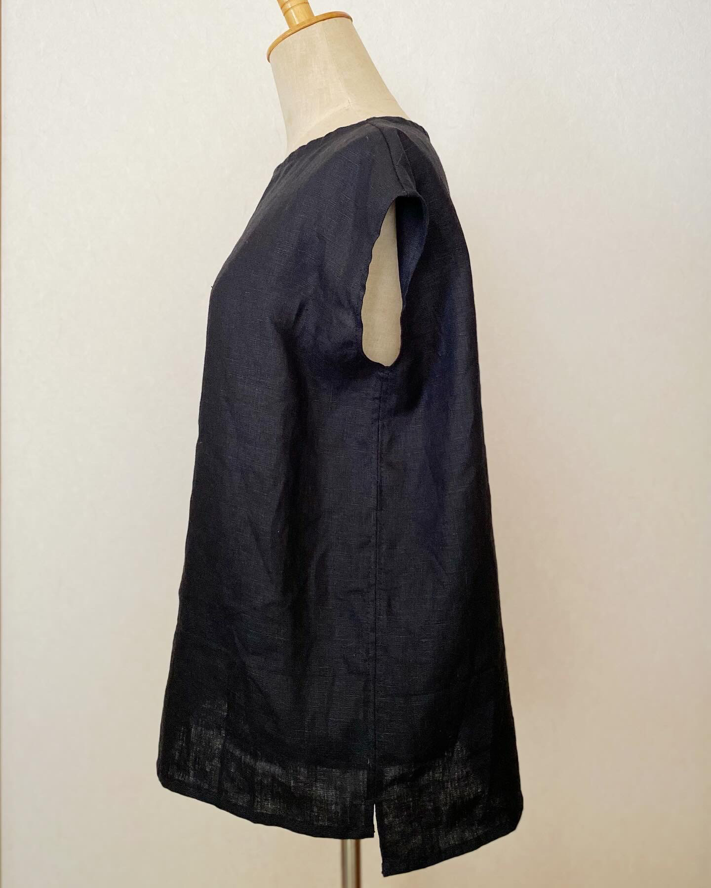 フレンチスリーブブラウス(ブラック)