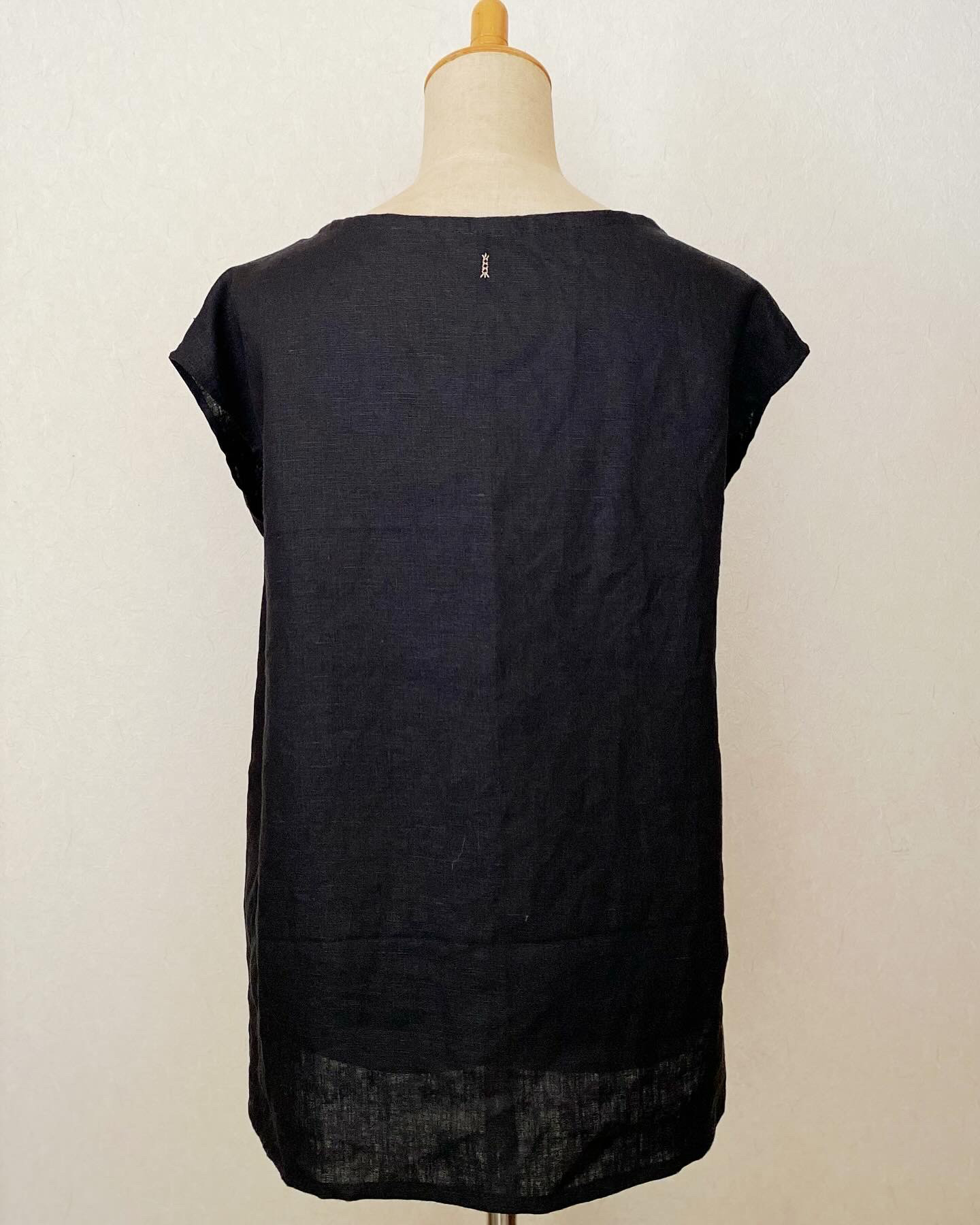 フレンチスリーブブラウス(ブラック)