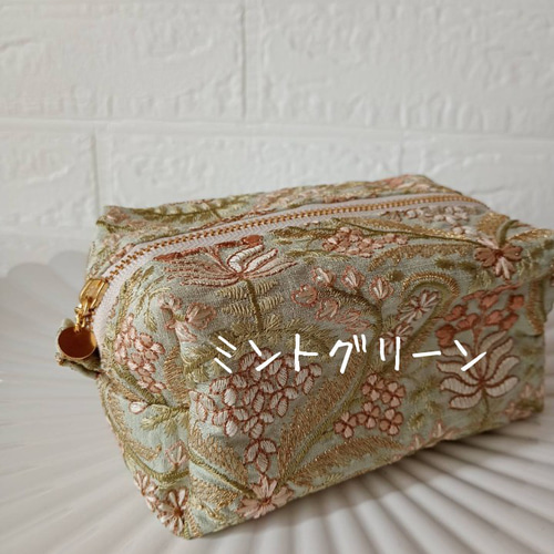 20㌢】魅せたいインド刺繍のBOXポーチ 選べる4COLOR ポーチ iikao-1113