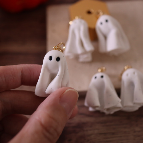 Ghost mini Keychain】ビッグサイズおばけ ミニチャーム 立体的おばけ