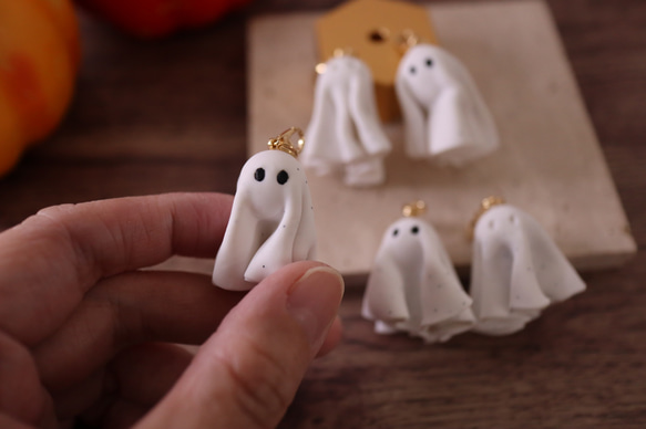 Ghost mini Keychain】ビッグサイズおばけ ミニチャーム 立体的おばけ