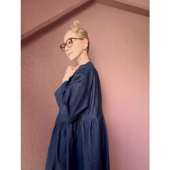 RATA❤️選擇你的尺寸❣️柔軟的日本牛仔布❤️適合成人的百搭連身裙❤️可愛又精緻，採用優質面料製成❤️經久耐穿，一季皆宜 第3張的照片