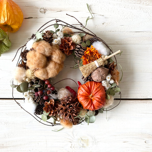 木の実とほうずきの秋冬リース＊ハロウィン(ほうき取り外しOK) リース