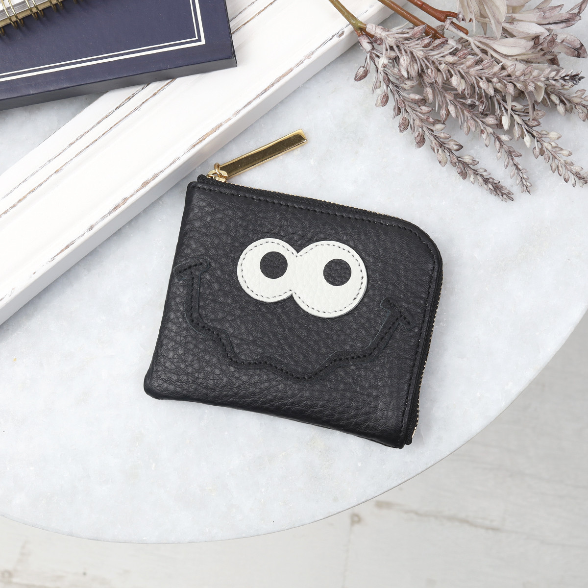 【ブラック】高級感のある薄くて軽い/思わず誰かに見せたくなるキョロメコンパクトミニL字財布/コンパクト財布