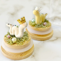 《送料無料》１年中飾られる☆ にっこり 白 ヘビ 2025年 【干支飾り】巳年生まれの方へのプレゼント　縁起物　干支 2枚目の画像