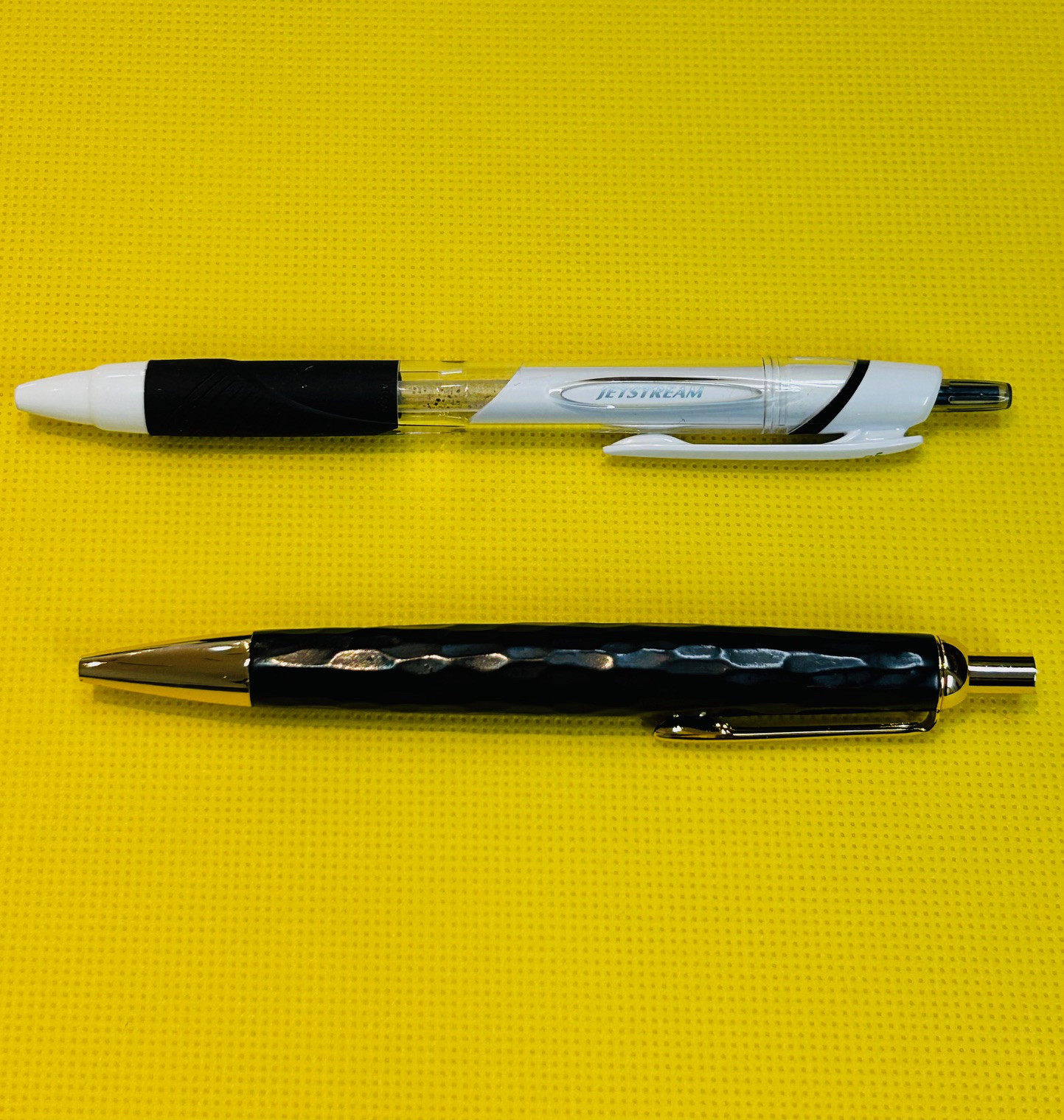 鎌倉彫　ボールペン　刀痕　黒　乾口塗　ゴールド　① 木軸ボールペン　入学祝　就職祝