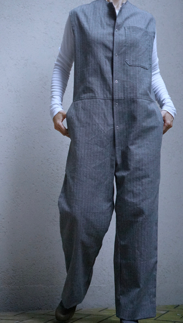 ＜受注生産＞大人のツナギ〜ヘリンボーン柄のスレンダーなツナギ・ノースリーブ 9枚目の画像