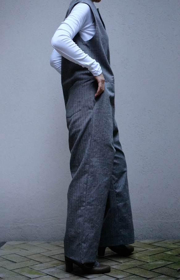 ＜受注生産＞大人のツナギ〜ヘリンボーン柄のスレンダーなツナギ・ノースリーブ 16枚目の画像