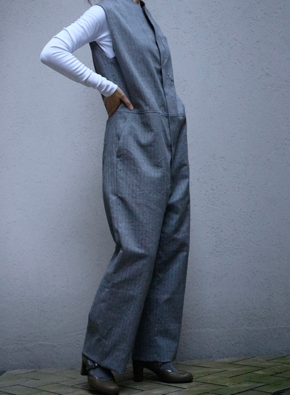 ＜受注生産＞大人のツナギ〜ヘリンボーン柄のスレンダーなツナギ・ノースリーブ 2枚目の画像