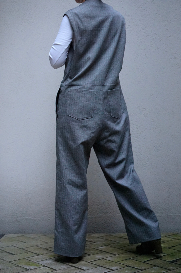 ＜受注生産＞大人のツナギ〜ヘリンボーン柄のスレンダーなツナギ・ノースリーブ 6枚目の画像