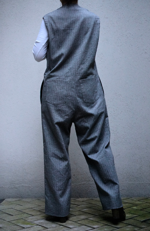 ＜受注生産＞大人のツナギ〜ヘリンボーン柄のスレンダーなツナギ・ノースリーブ 11枚目の画像