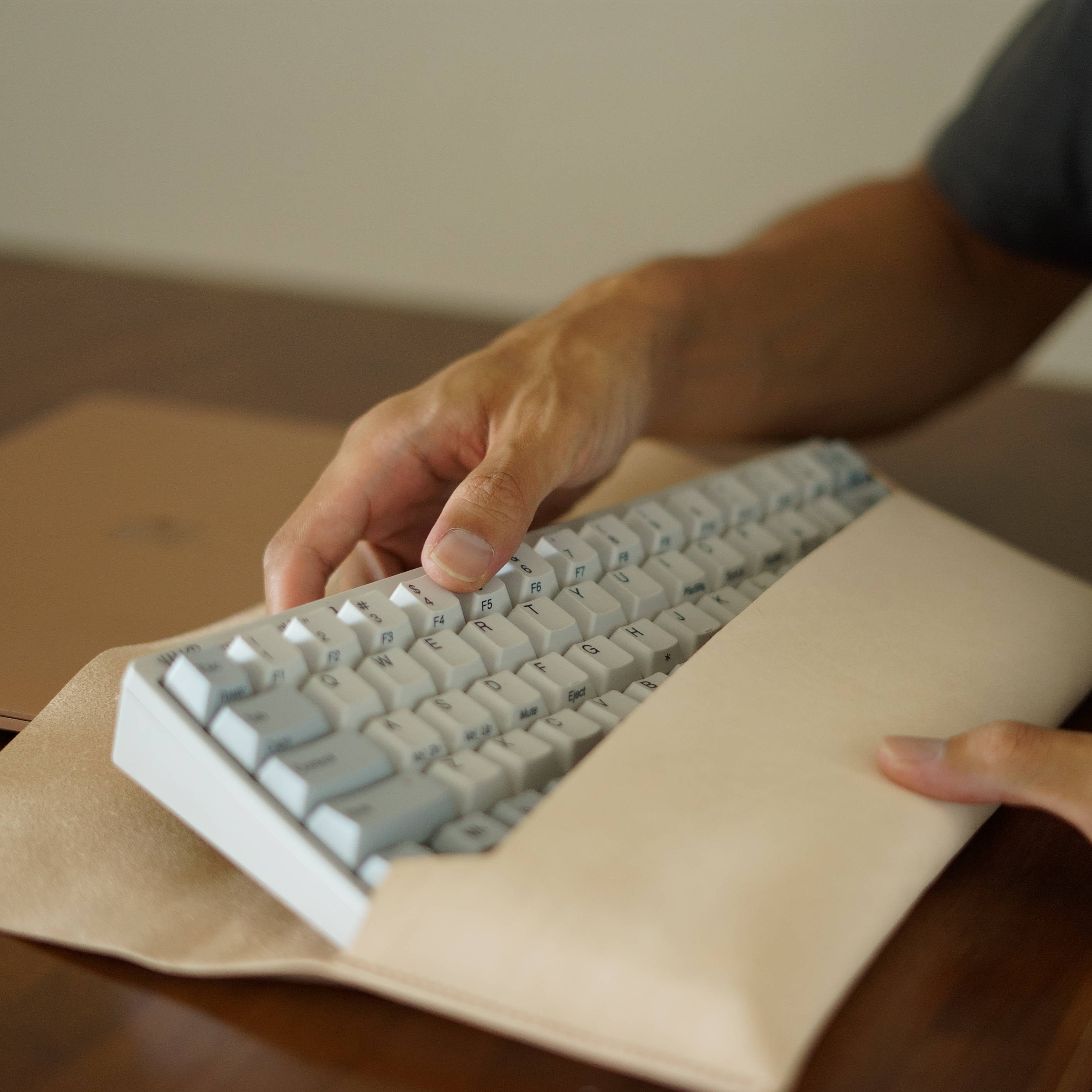 シンプルな本革きなりナチュラルレザーキーボードキャリーケース - サイズオーダーメイド＆色変更対応