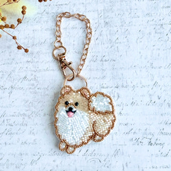 2way】ビーズ刺繍のうちの子ブローチ、バッグチャーム・ポメラニアン