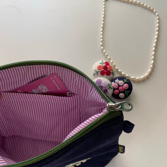 【新作‼️】ミモザ＆ラベンダー大きめポーチ（紺色） 9枚目の画像