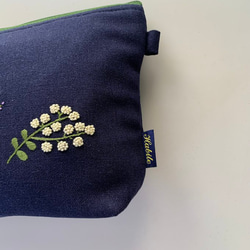 【新作‼️】ミモザ＆ラベンダー大きめポーチ（紺色） 4枚目の画像
